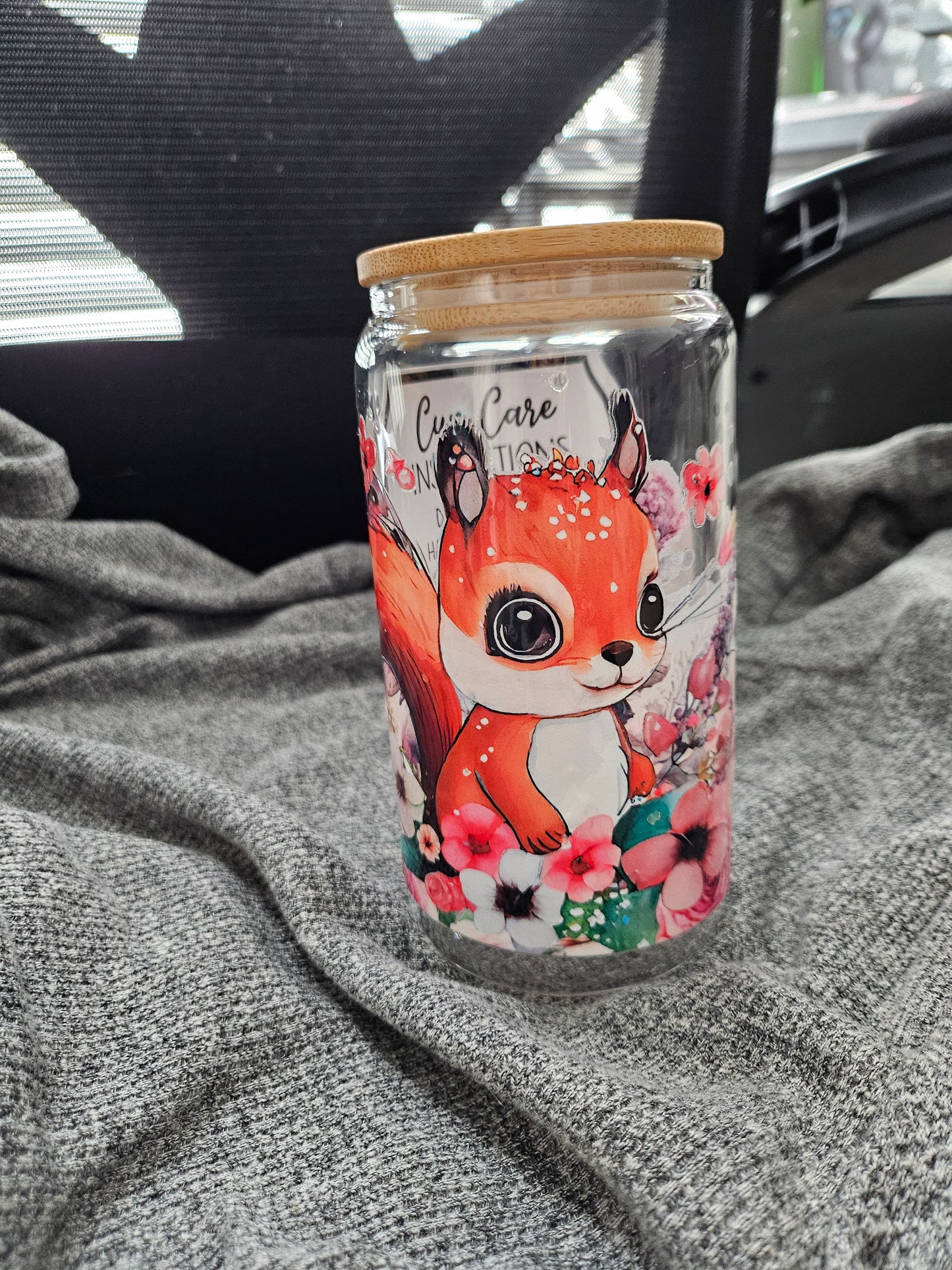Floral squirrel glass tumbler